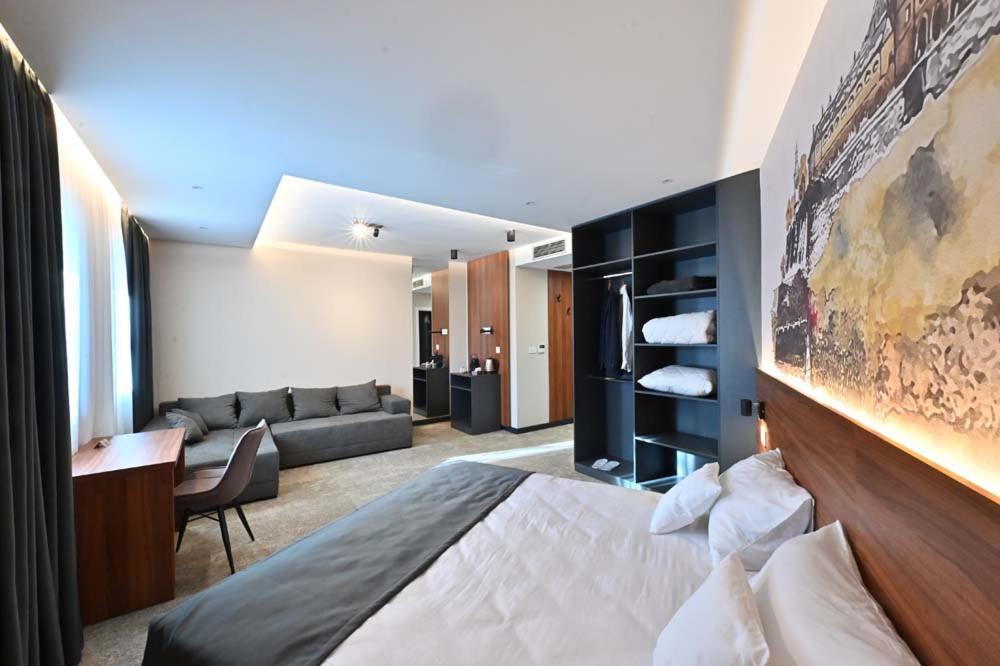 Tvrdjava Rooms - Новий Сад Екстер'єр фото